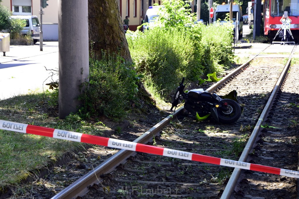 VU Roller KVB Bahn Koeln Luxemburgerstr Neuenhoefer Allee P120.JPG - Miklos Laubert